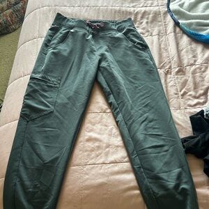 Figs green moss color. Zamora joggers. xs petite